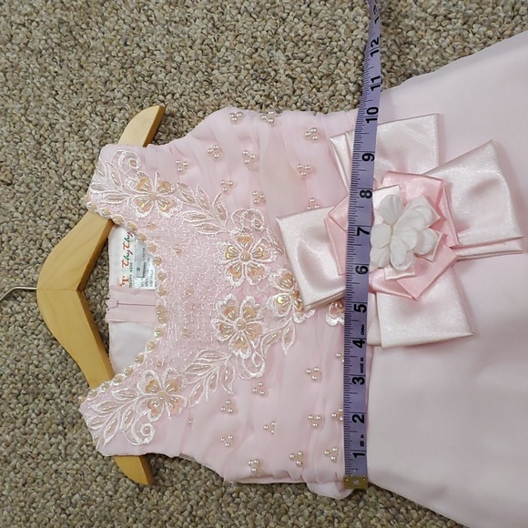 Girl Size 2 Beautiful Dress - Picture 8 of 9